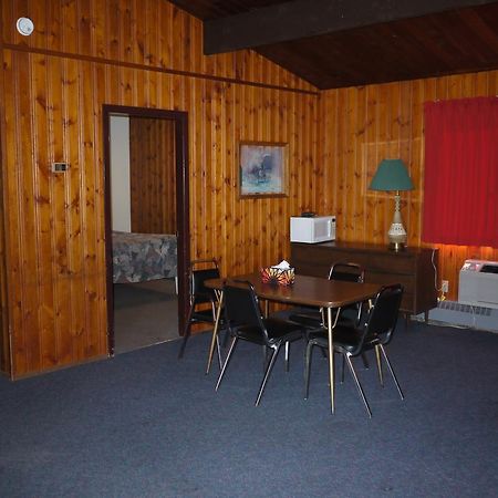 Pembina River Inn Entwistle Екстериор снимка