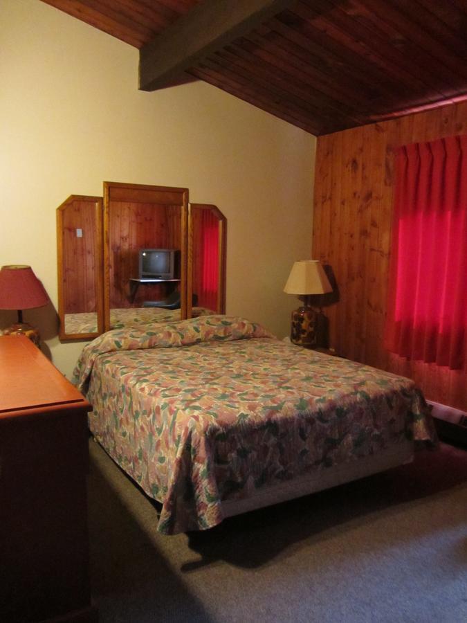 Pembina River Inn Entwistle Екстериор снимка