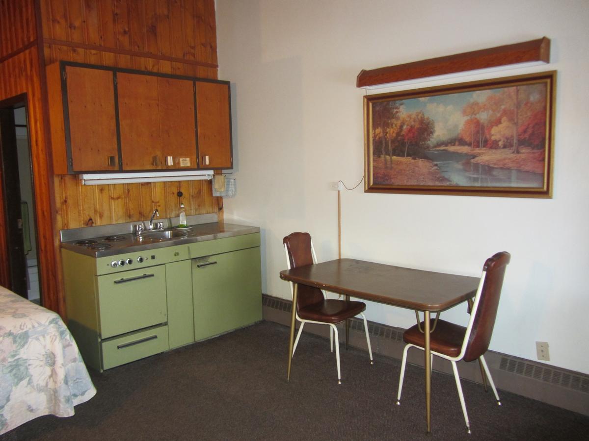 Pembina River Inn Entwistle Екстериор снимка