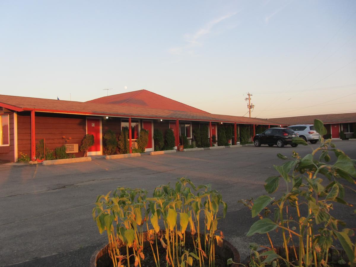 Pembina River Inn Entwistle Екстериор снимка