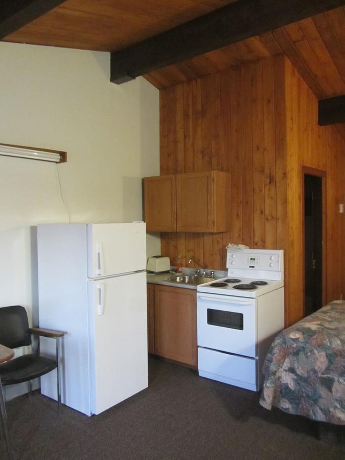 Pembina River Inn Entwistle Екстериор снимка