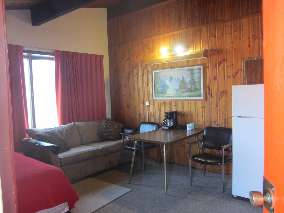 Pembina River Inn Entwistle Екстериор снимка