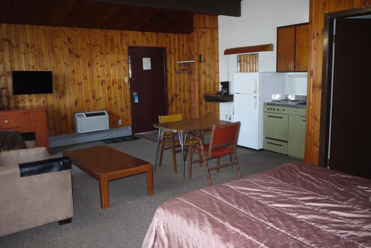 Pembina River Inn Entwistle Екстериор снимка