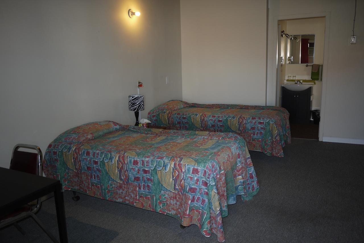 Pembina River Inn Entwistle Екстериор снимка