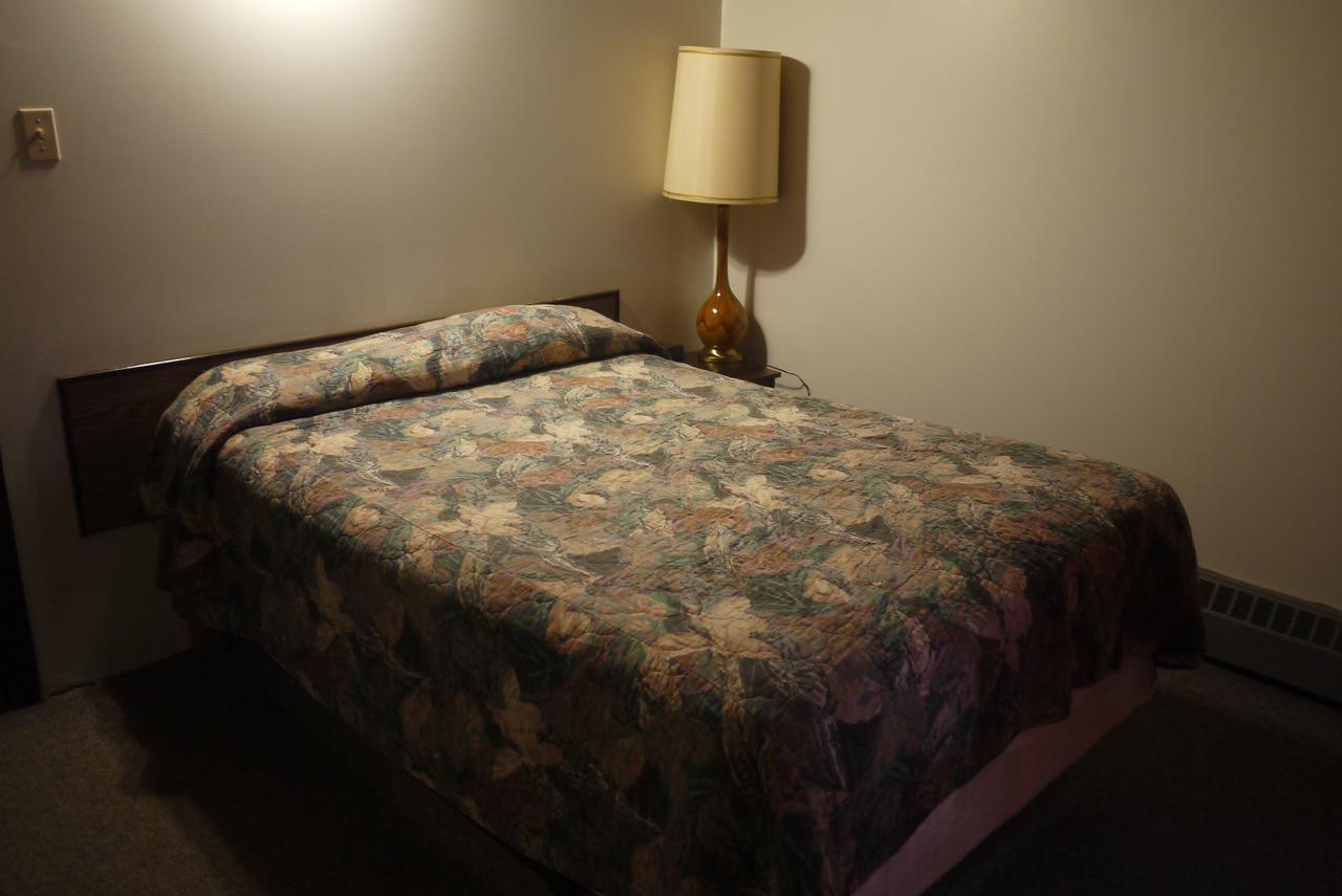 Pembina River Inn Entwistle Екстериор снимка