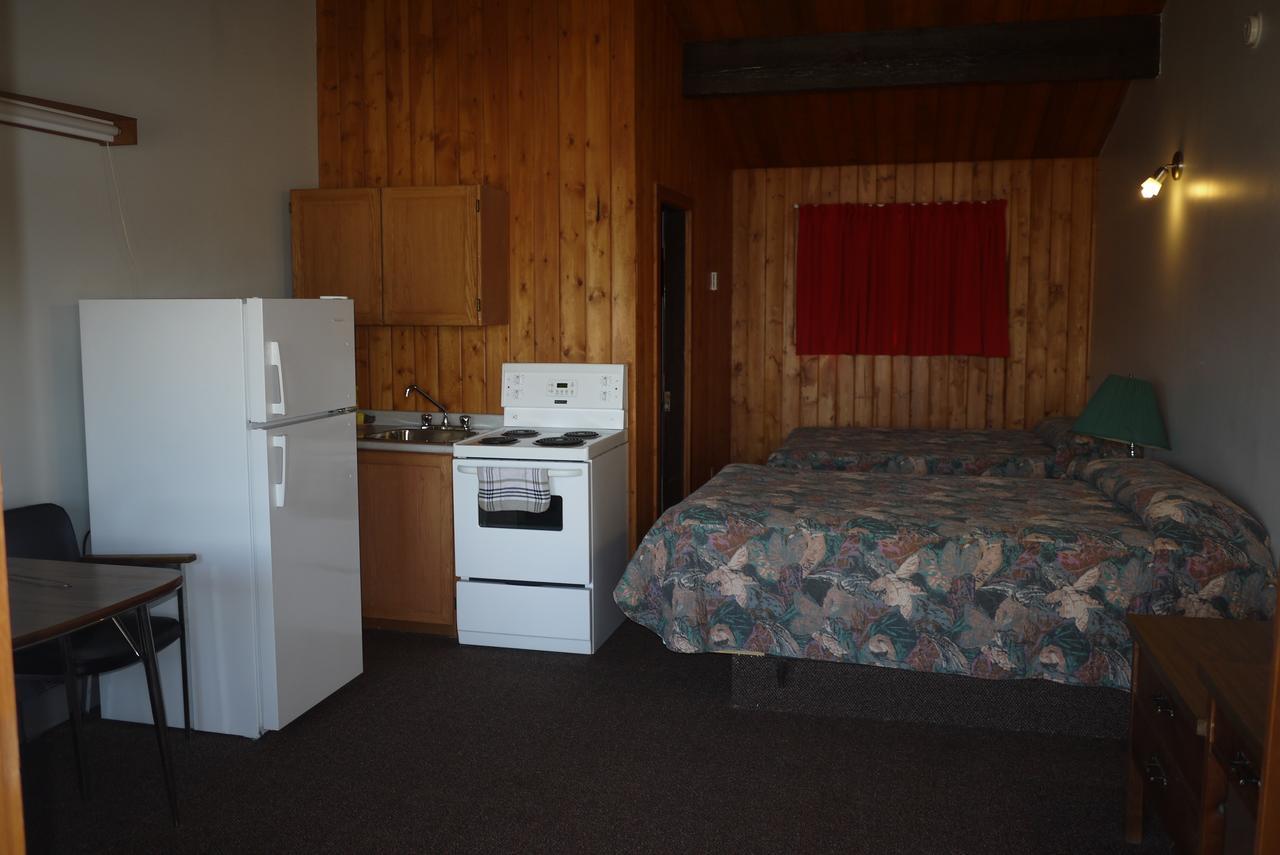 Pembina River Inn Entwistle Екстериор снимка